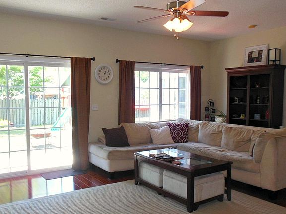 4th image of 1134 Ashcroft Drive NE