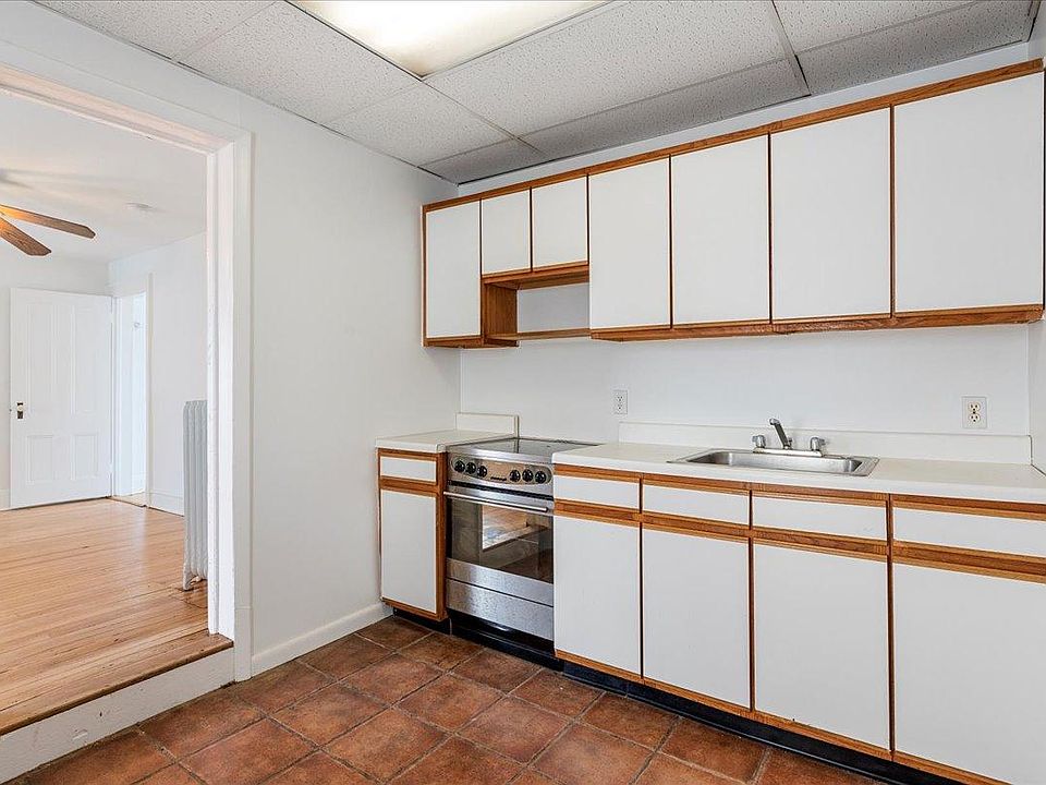 1st image of 125 Deer Park Ave Unit B