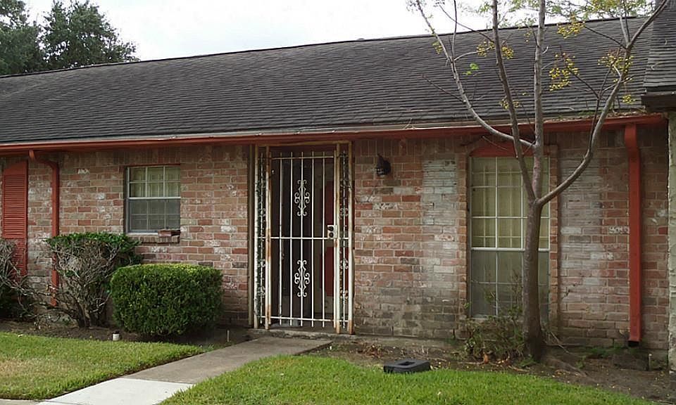 1st image of 8337 Leawood Blvd #8337