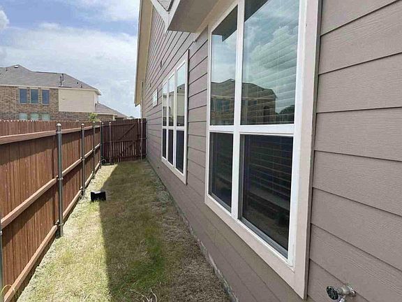 5th image of 3734 Honey Daisy Dr