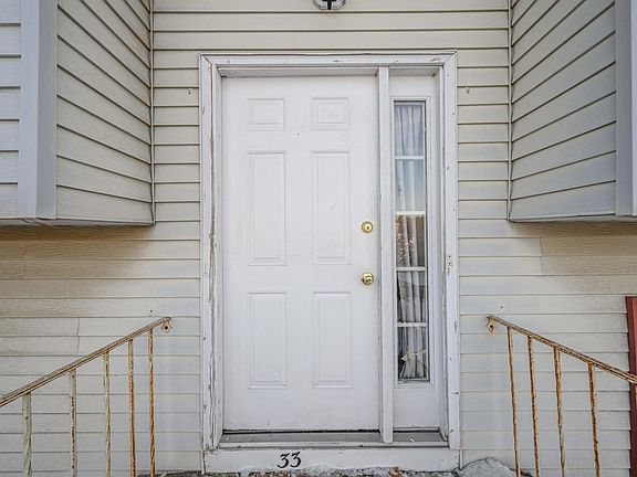 2nd image of 33 Compass Ln