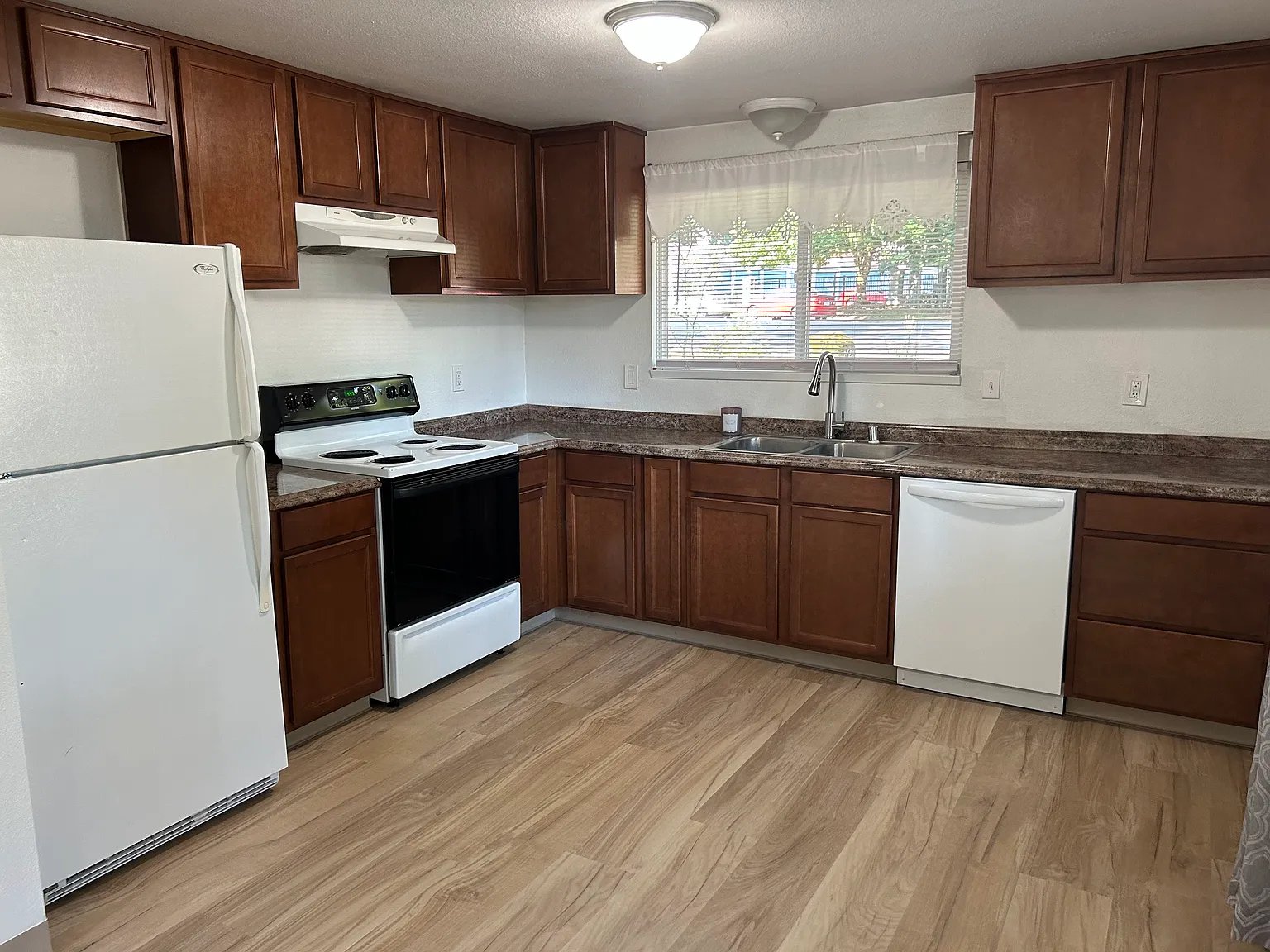 2 bed, 831 sqft, $1,400 — Photo 4