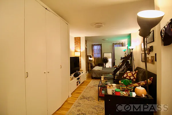 Rented by Compass | media 11