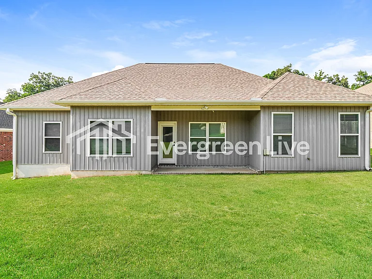 4521 Western Woods Dr — Photo 14