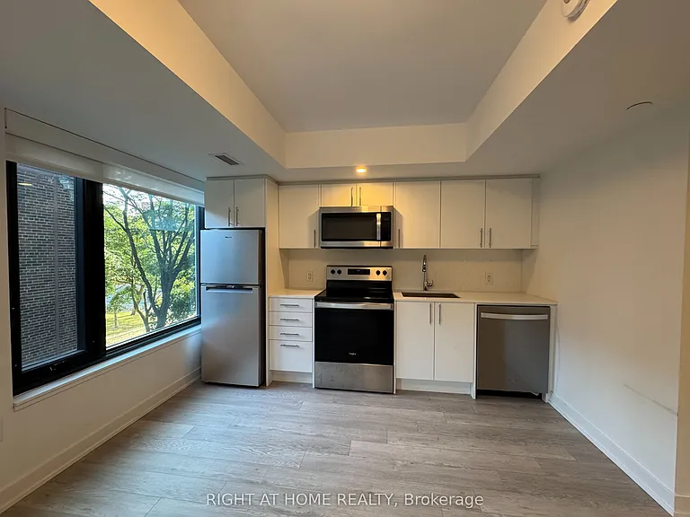 3 Strathgowan Ave #326 — Photo 14