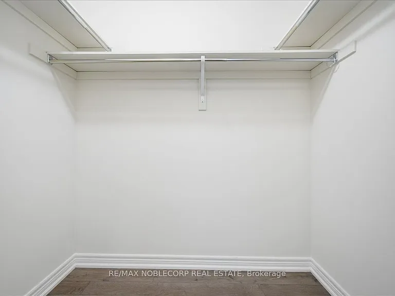 226 Bruce Cameron Dr — Photo 33