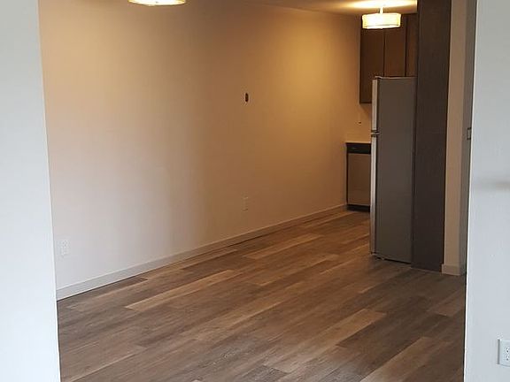 3rd image of 2867 S Kinnickinnic Ave APT 109