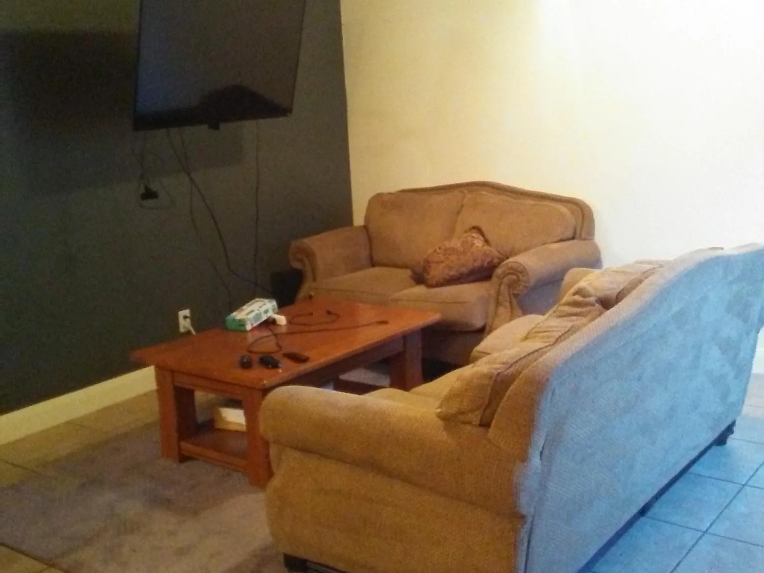 5 bed, 2.5 bath, 2467 sqft, $600 — Photo 3