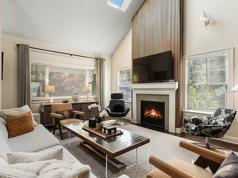 11 Annjim Dr — Photo 3