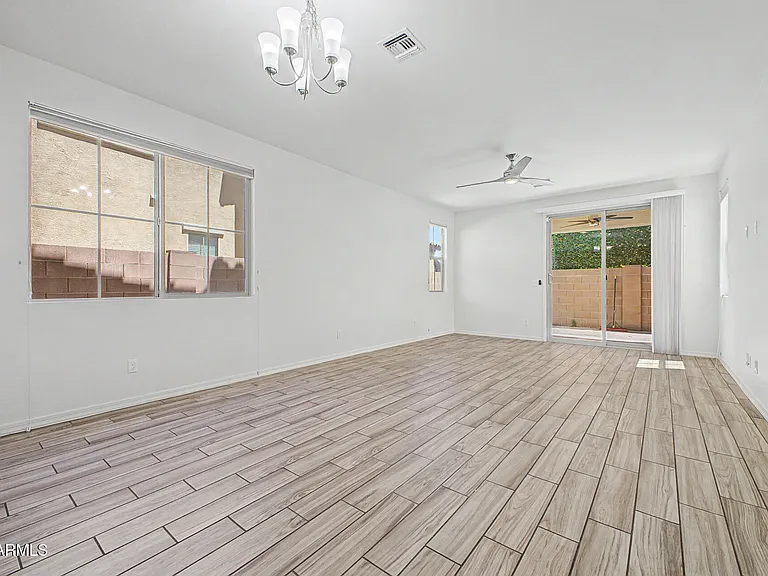 1575 W Marlin Dr — Photo 6
