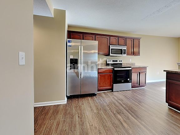 4th image of 244 Hennepin Dr