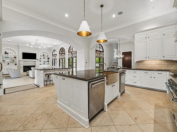 3rd image of 310 Tynebridge Ln