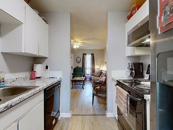 5th image of 813 Lake Terrace Dr #103
