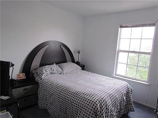 3rd image of 615 Hampshire Dr