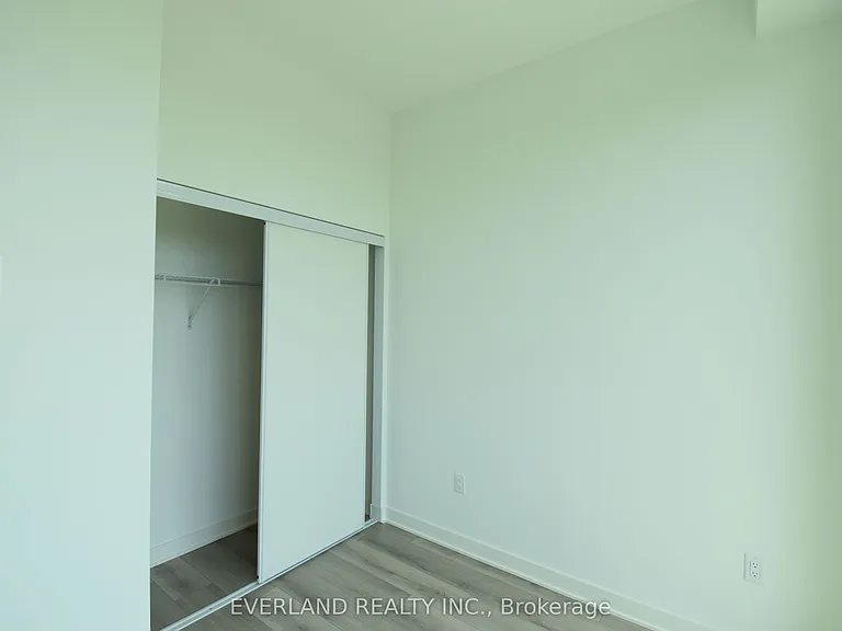 1185 Dupont St #1105 — Photo 22