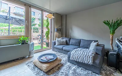 Rented by New York Casas Ltd.