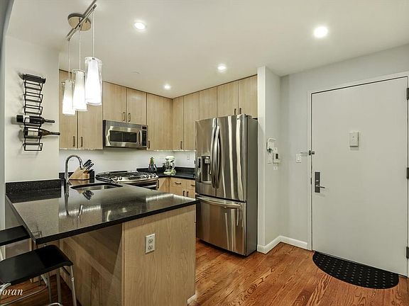 3rd image of 736 W 187th St APT 608