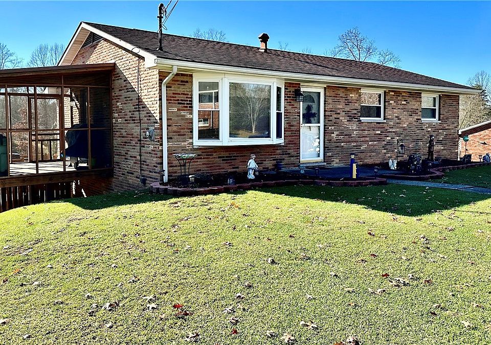 1st image of 158 Maple Dr