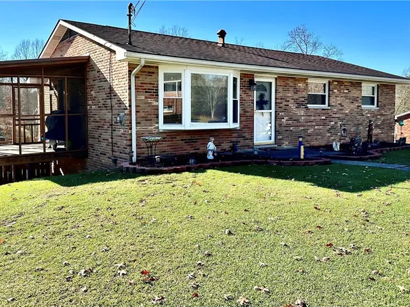 158 Maple Dr, Williamstown, WV 26187