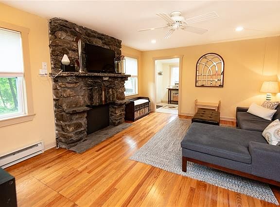 5th image of 85 Cooledge Dr