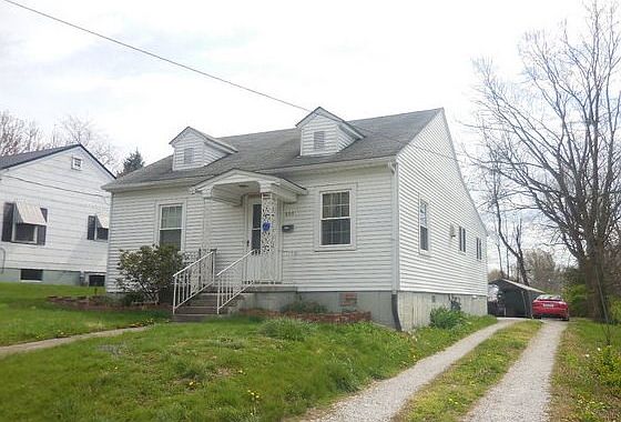 1st image of 325 N 1st St