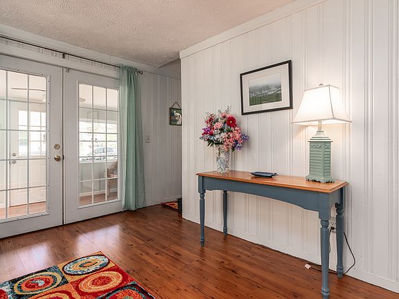 3rd image of 128 Union Ave