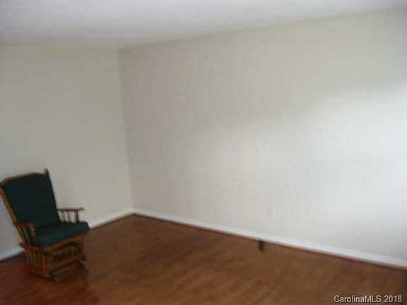 3rd image of 503 Ellenwood Dr