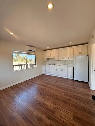 1 bed, 400 sqft, $1,750 — Photo 4