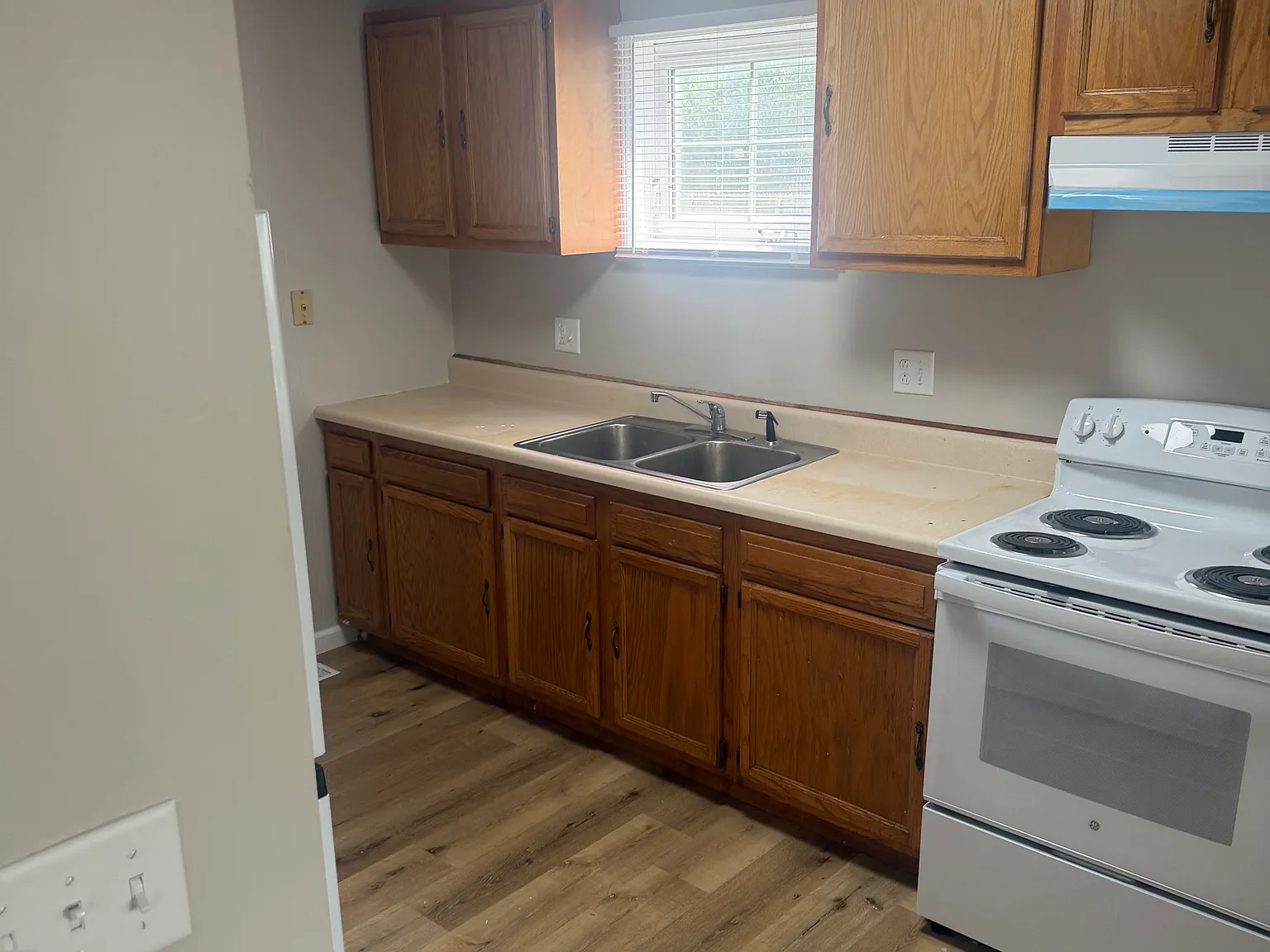 3 bed, 1.5 bath, 1100 sqft, $1,400 — Photo 4