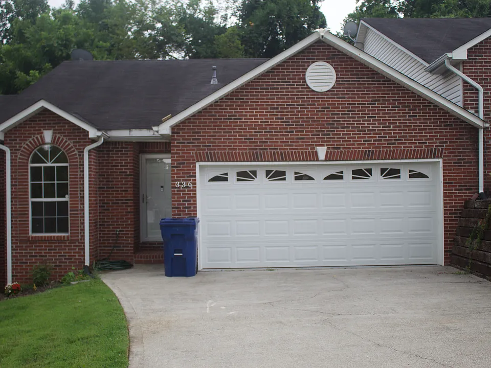 336 Creekview Ln
