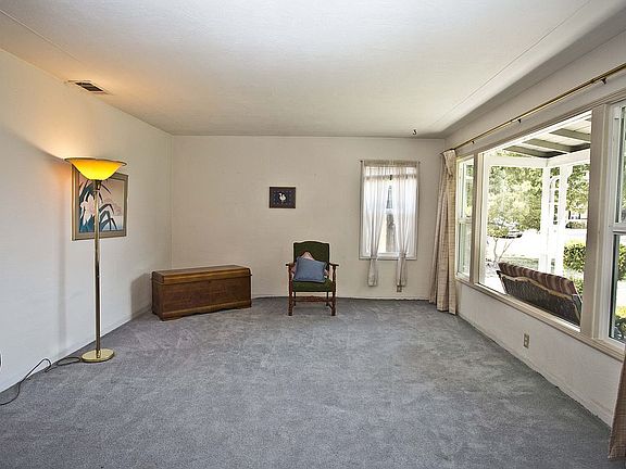3rd image of 705 Alicante Dr