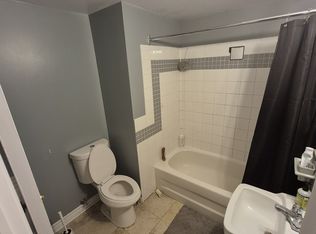 327 Somerset St E #5, Ottawa, ON K1N 6W4