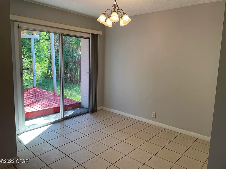 1510 Clay Ave #A — Photo 4