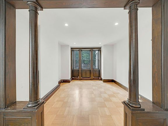 4th image of 722 27th St Floor 1