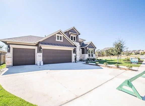 4th image of 300 Cortona Ln