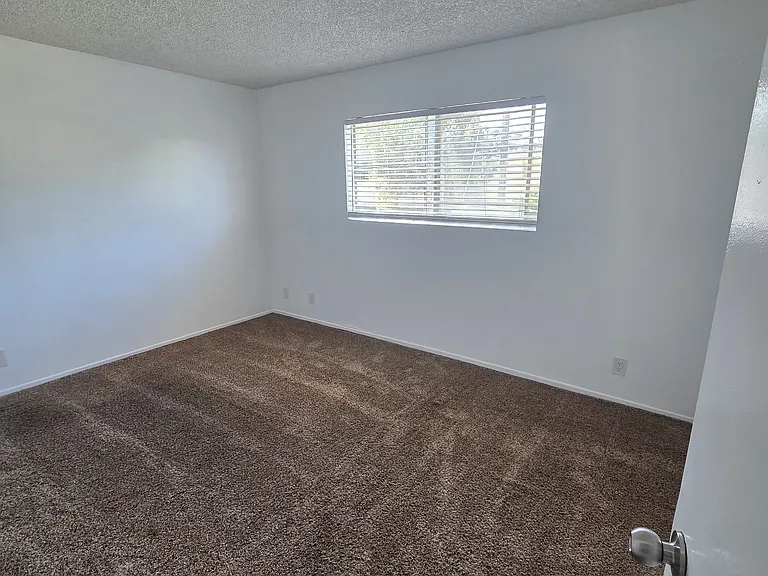2210 Nelson Ave #D — Photo 12