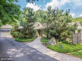 9208 Levelle Dr, Chevy Chase, MD 20815