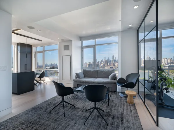 11-24 31st Avenue image 8 of 24