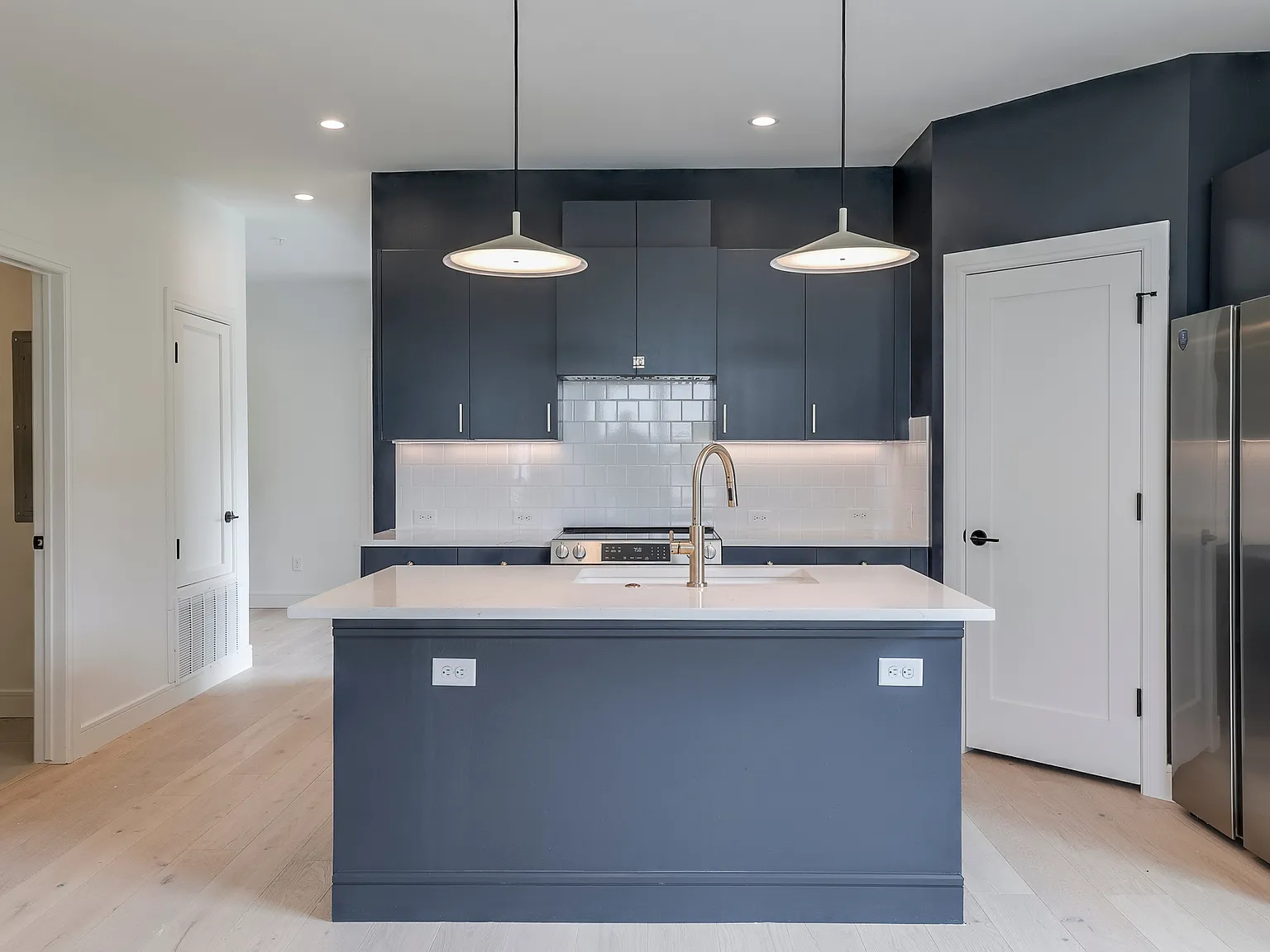 2 bed, 1330 sqft, $2,850 — Photo 2