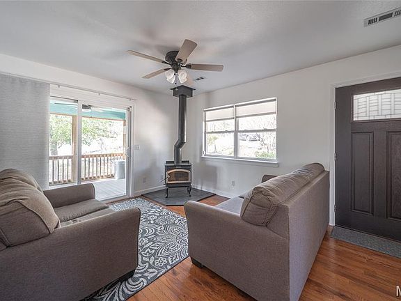 5th image of 2581 River Rd
