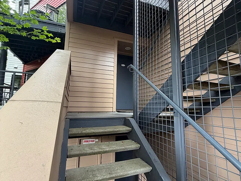 Entrance 2nd floor