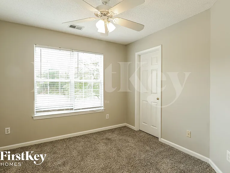 3021 Bowron Rd — Photo 15