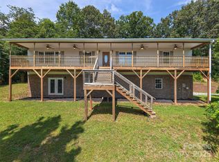 422 Day Lily Dr, Leicester, NC 28748