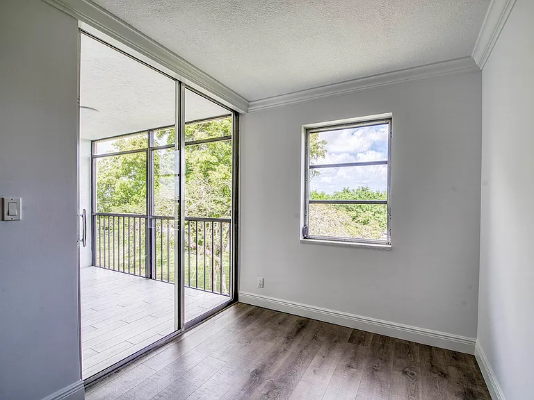 6795 Huntington Ln #406 — Photo 6