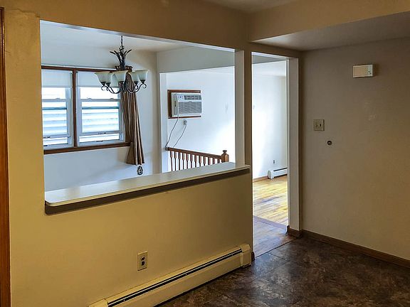 5th image of 289 Boyd Ave