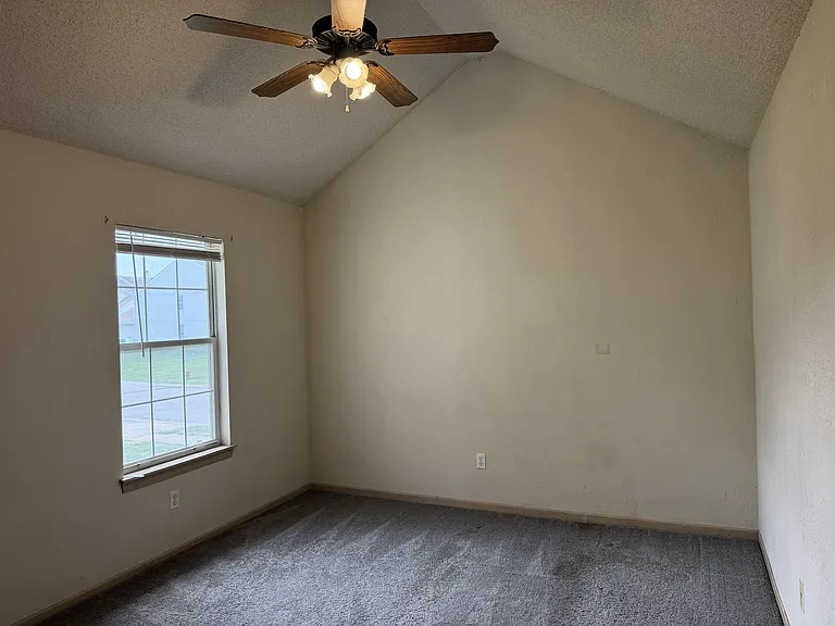 935 Mulberry St — Photo 14
