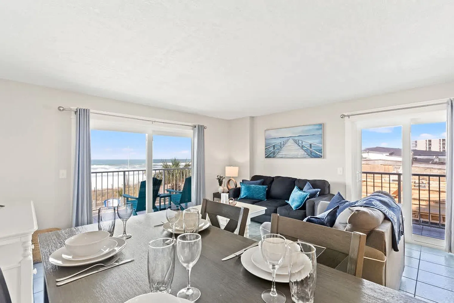 2 bed, 2.0 bath, 979 sqft, $2,035 — Photo 1