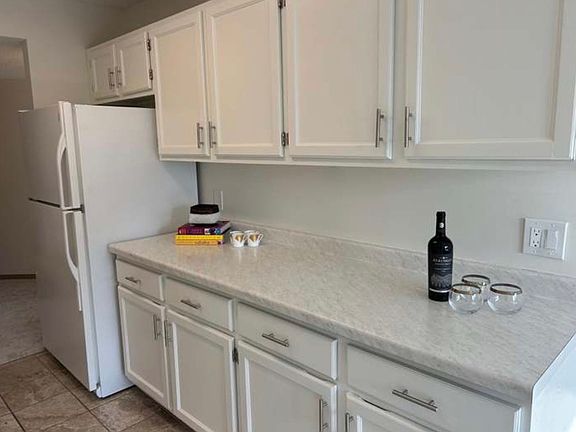 4th image of 6615 Lake Shore Dr APT 900