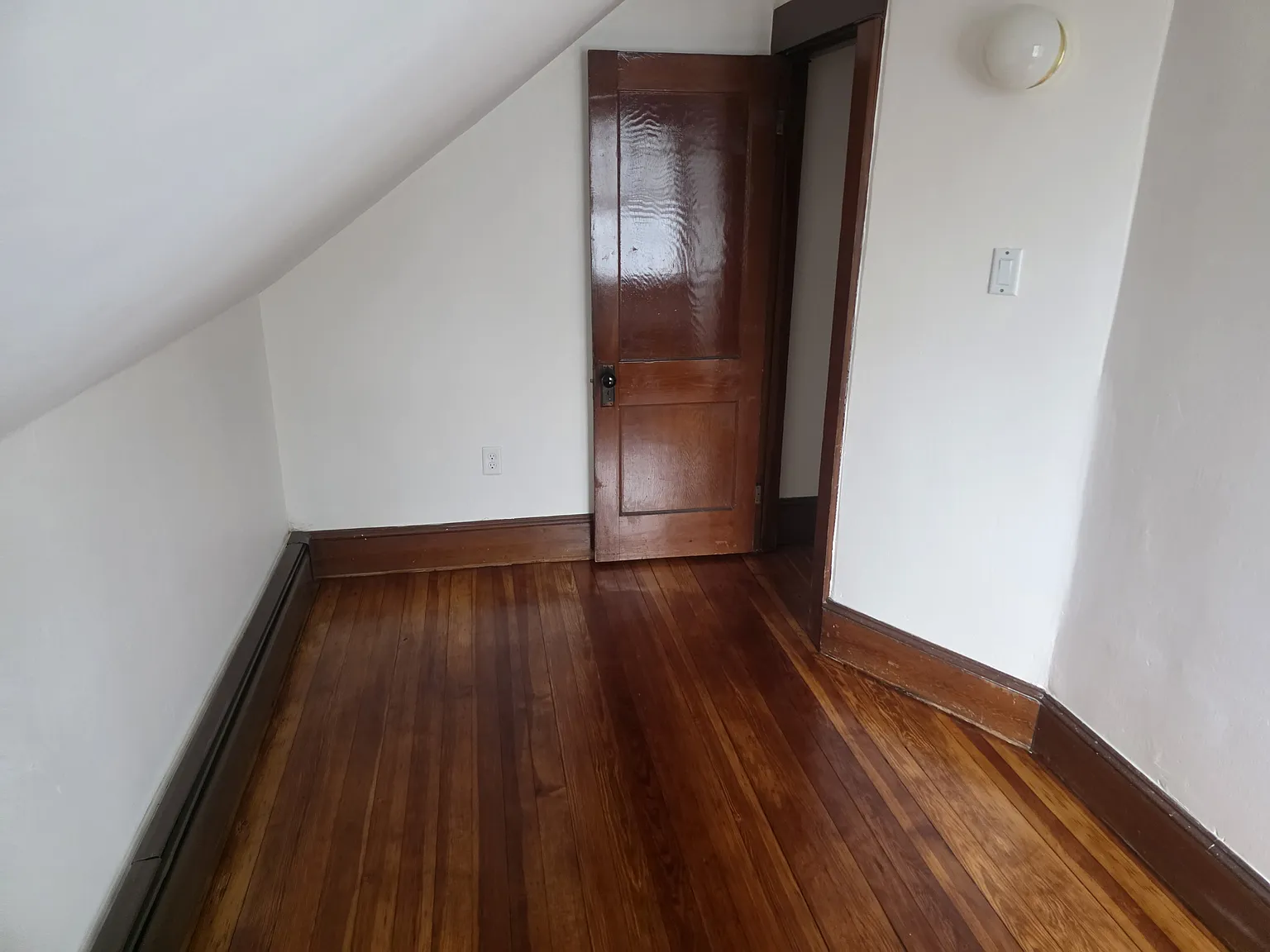 3 bed, 875 sqft, $1,599 — Photo 4