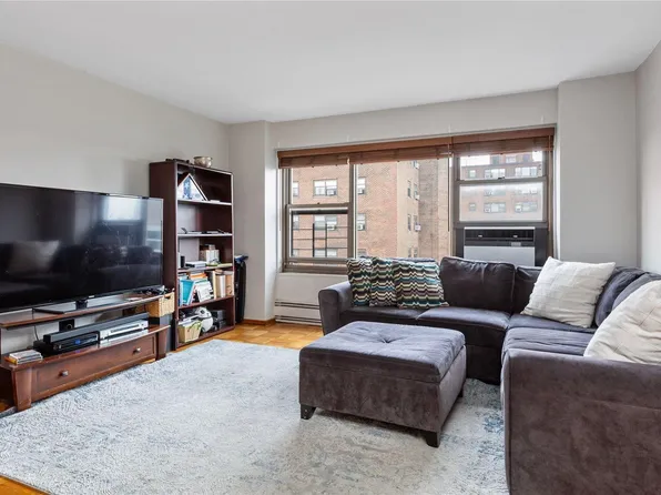21-36 33rd Road #11D, Astoria, NY 11106